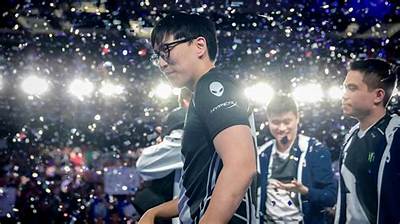 Doublelift, an American Professional League of Legends Player Plays for Team Liquid. Know His Net Worth and Relationship.