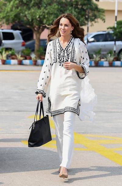 Duchess Kate Wore a Gorgeous Kurta & Another Catherine Walker in Islamabad
