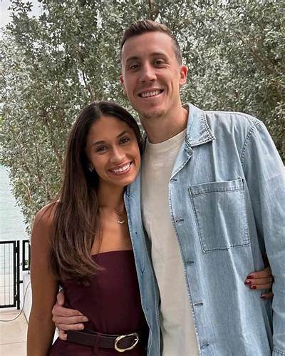 Duncan Robinson Family: Wife, Children, Parent, Girlfriend, Siblings