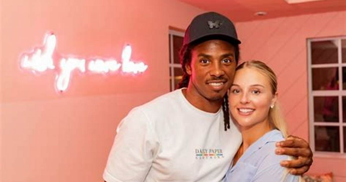 Eagles Anthony Harris Is Dating Girlfriend Paige Bieker as She Talks About Him to Carton & Roberts on Wag Wednesday
