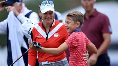Eight Year's Old Professional Golf Player, Kathy Whitworth Living a Single Life