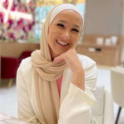 Eileen Lahi - Age, Family, Bio