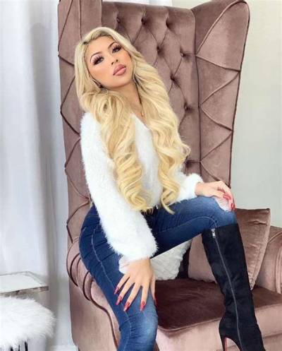 Elena Genevinne - Age, Family, Bio