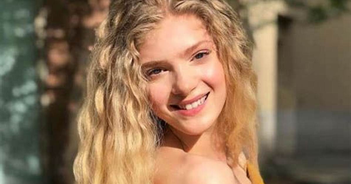 Elena Kampouris Height, Age, Boyfriend, Biography, Wiki, Net Worth