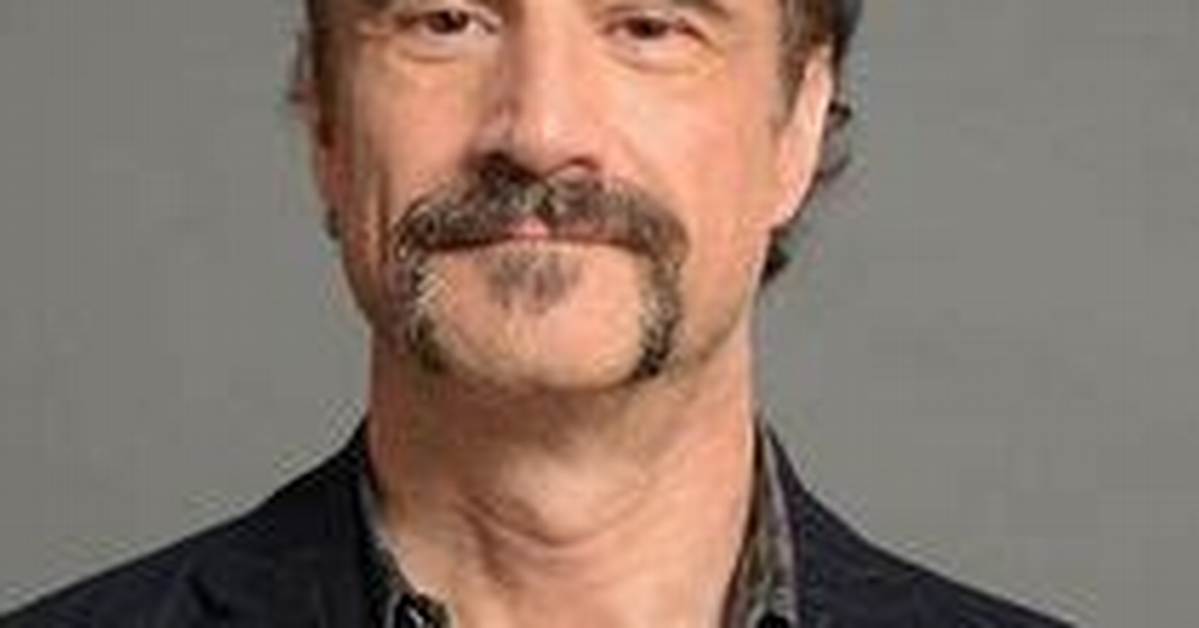 Elias Koteas Bio (Wiki)