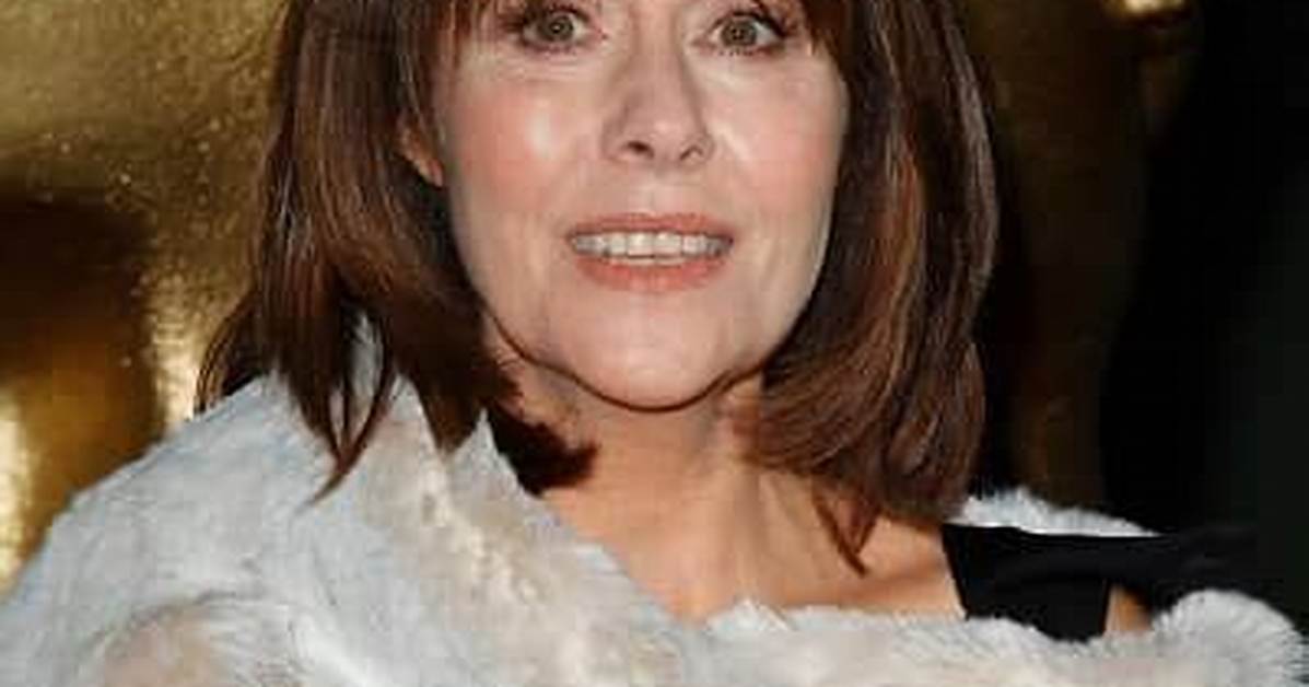 Elisabeth Sladen Height, Weight, Net Worth, Age, Birthday, Wikipedia, Who, Instagram, Biography