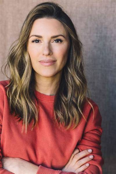 Elizabeth Hendrickson Bio (Wiki)