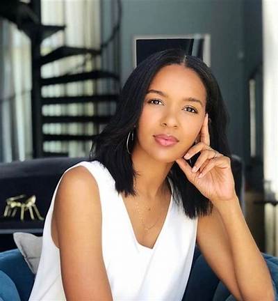 Elizabeth Mathis - Age, Family, Bio