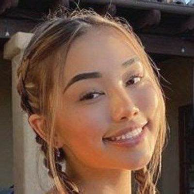 Elleriemarie - Age, Family, Bio