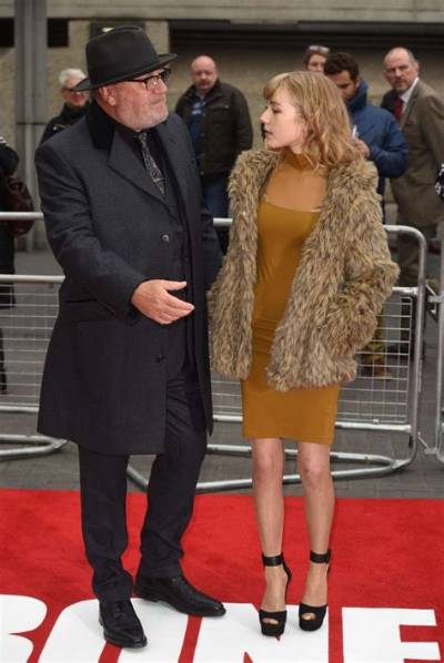 Ellie Rae Winstone Height, Weight, Net Worth, Age, Birthday, Wikipedia, Who, Nationality, Biography