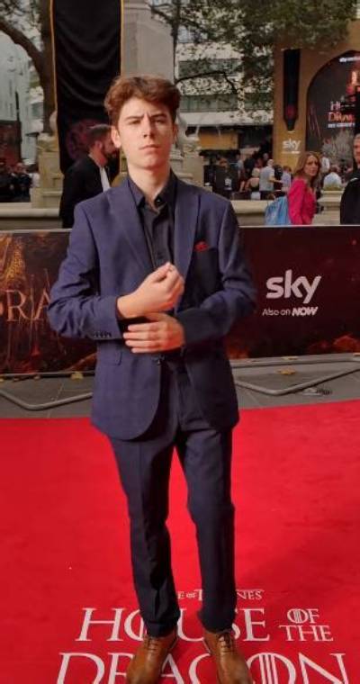 Elliot Grihault Height, Weight, Net Worth, Age, Birthday, Wikipedia, Who, Nationality, Biography