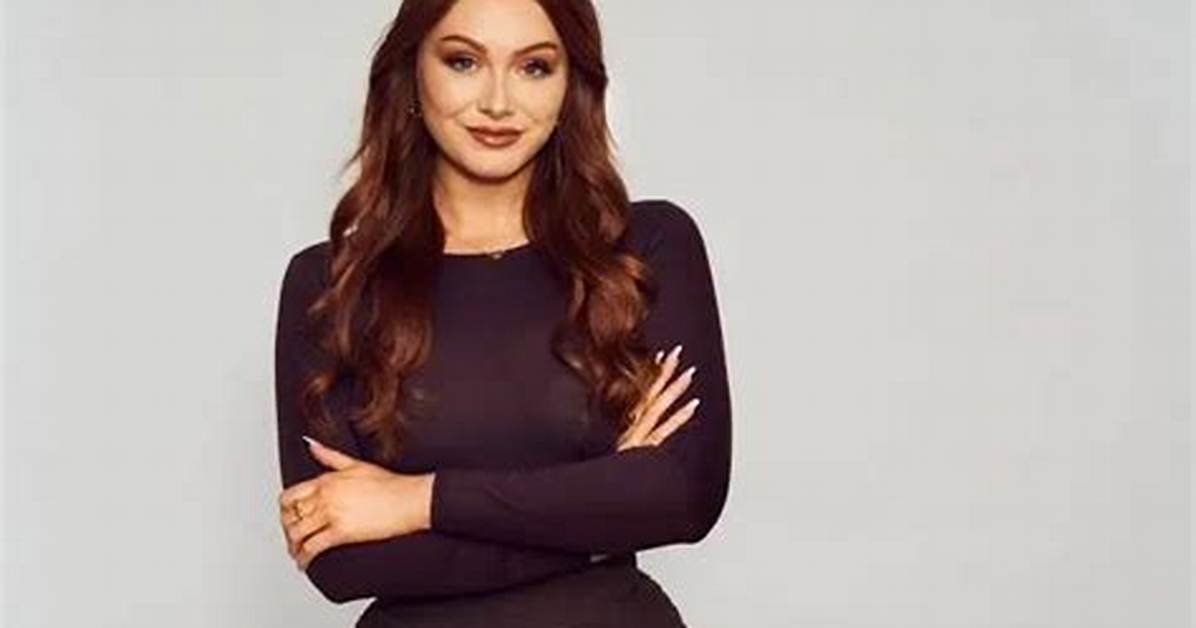 Elz the Witch Height, Weight, Net Worth, Age, Birthday, Wikipedia, Who, Instagram, Biography