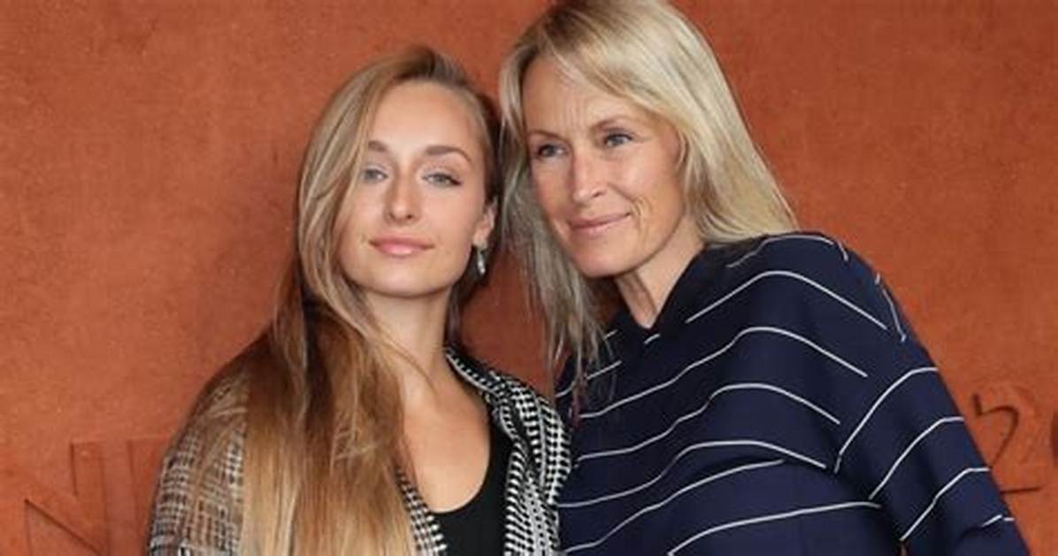 Emma Hallyday - Age, Family, Bio