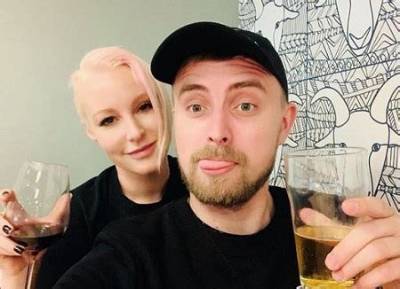Emma Hewitt Marriage, Husband, Kids, Affairs, Lifestyle & Net Worth