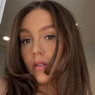 Emma Rose Leger - Age, Family, Bio