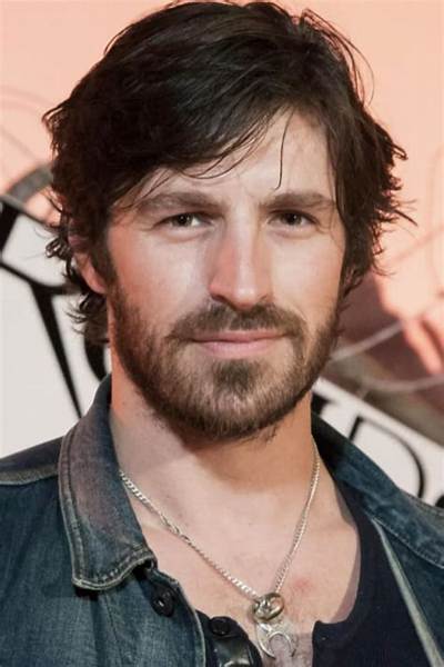 Eoin Macken - Age, Family, Bio