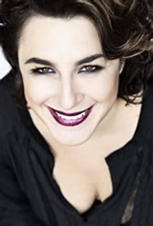 Esra Dermancioglu - Age, Family, Bio