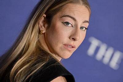 Este Haim Net Worth - Wiki, Age, Weight and Height, Relationships, Family, and More