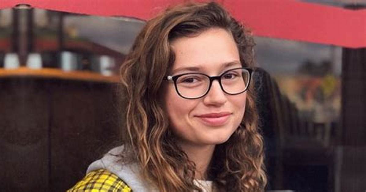 Esther Grace Frantzich - Age, Family, Bio