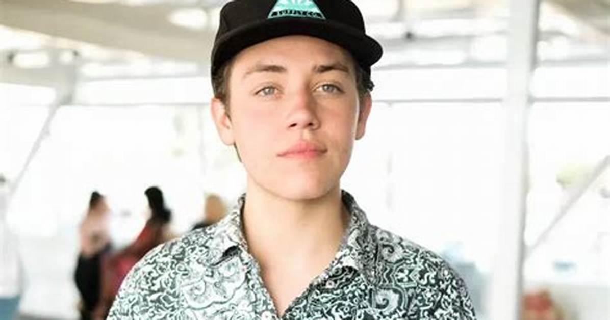 Ethan Lively Height, Weight, Net Worth, Age, Birthday, Wikipedia, Who, Instagram, Biography