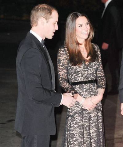 Exhausted & Overworked, Prince William & Kate Flew to Maldives for a Nice Vacay
