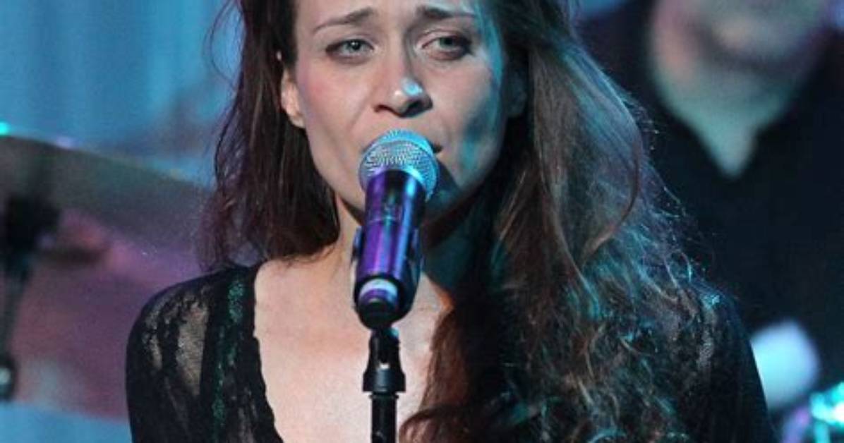 Fiona Apple Height, Weight, Net Worth, Age, Birthday, Wikipedia, Who, Nationality, Biography
