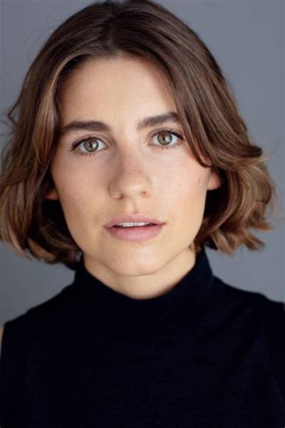 French-Australian Actress Nathalie Morris Is Starring in a New Cw Comedy Series Called ‘Bump’