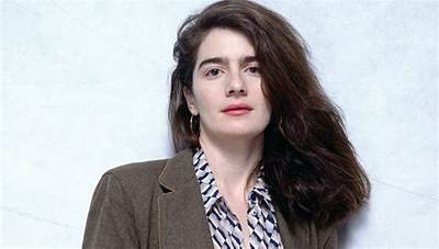Gaby Hoffmann Biography: Is She Married? Find out Her Boyfriend, Dating, Married, Net Worth