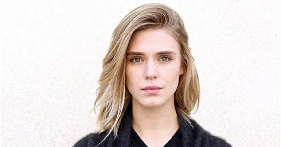 Gaia Weiss - Age, Family, Bio