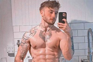 Garett Nolan - Age, Family, Bio
