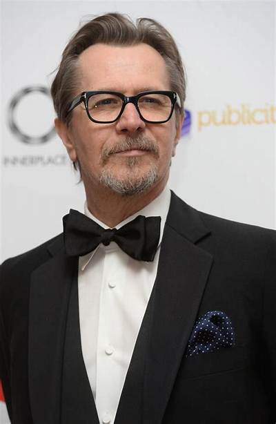 Gary Oldman Lives in America Now: ‘I Say Trunk & Elevator & Cellphone These Days’