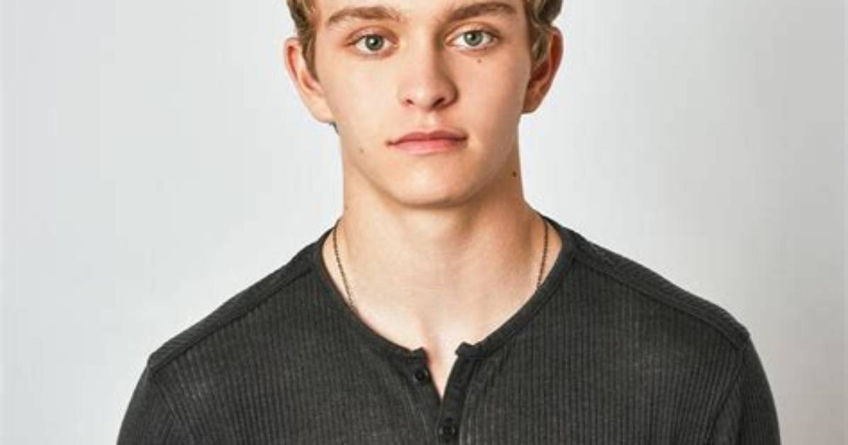 Gavin Lewis Bio (Wiki)