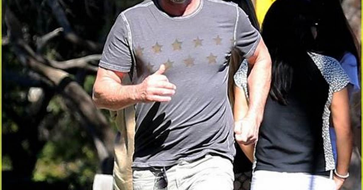 Gerard Butler Shows off His Gut & Moobs in Barbados