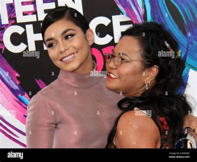 Gina Guangco Is the Mother of an American Actress, Vanessa Hudgens. (Bio, Age, Height, Husband, Death, Daughters & Net Worth)