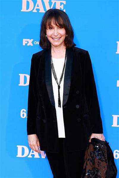Gina Hecht Net Worth - Wiki, Age, Weight and Height, Relationships, Family, and More