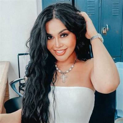 Gomita - Age, Family, Bio