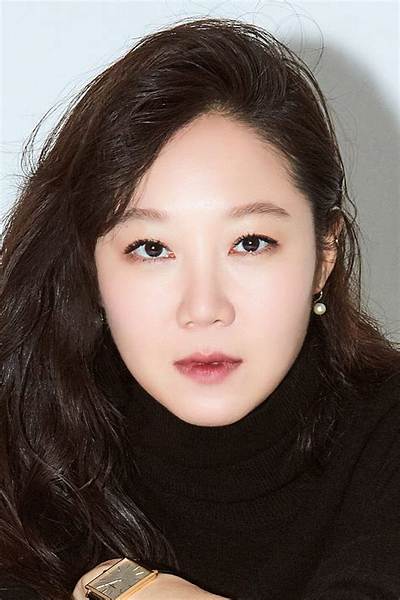 Gong Hyo-Jin - Age, Family, Bio