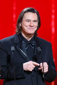 Good Celebrity: Jim Carrey Calls for U. N. Sanctions on Myanmar
