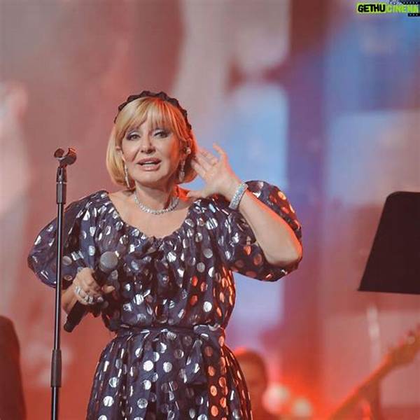 Googoosh - Age, Family, Bio
