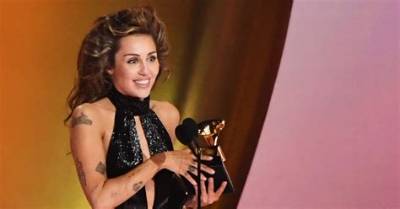 Grammys: Miley Cyrus 'Cried' During Her Acceptance Speech on Hannah Montana