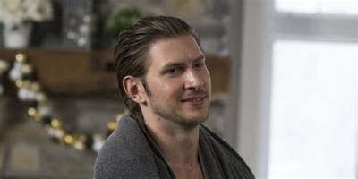 Greyston Holt - Age, Family, Bio