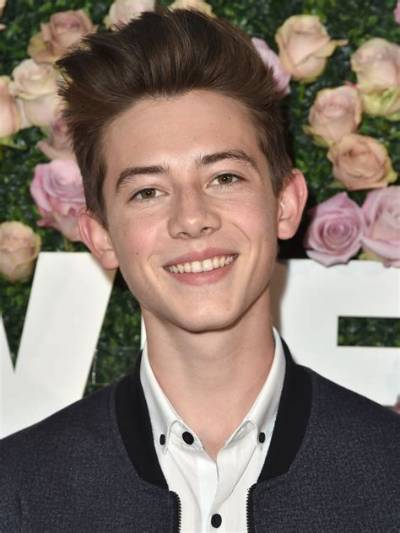 Griffin Gluck Bio (Wiki)
