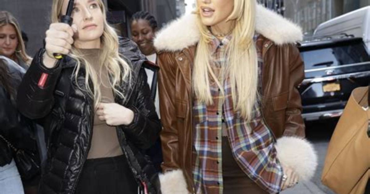 Gwen Stefani’s Nyc Weekend: Snl, Space Pants and Fishnet Body Stockings