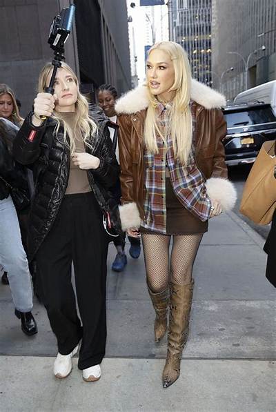 Gwen Stefani’s Nyc Weekend: Snl, Space Pants and Fishnet Body Stockings
