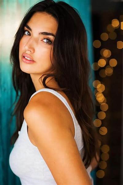 Hailee Lautenbach Height, Weight, Net Worth, Age, Birthday, Wikipedia, Who, Nationality, Biography