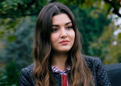 Hande Ercel Bio (Wiki)