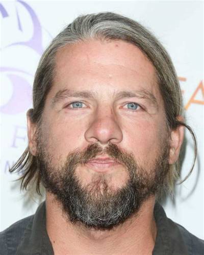 Hang Knighton Height, Weight, Net Worth, Age, Birthday, Wikipedia, Who, Nationality, Biography