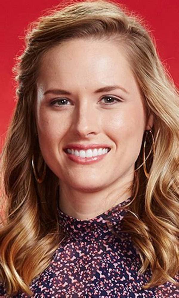 Hannah Huston - Age, Family, Bio