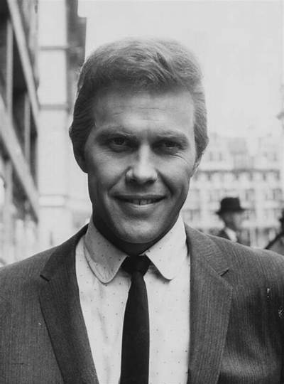 Harve Presnell Net Worth - Wiki, Age, Weight and Height, Relationships, Family, and More
