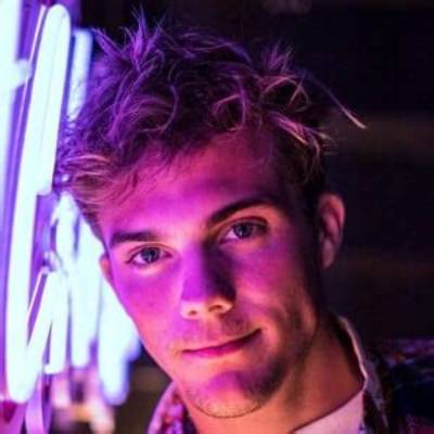 Hayden Yezak - Age, Family, Bio